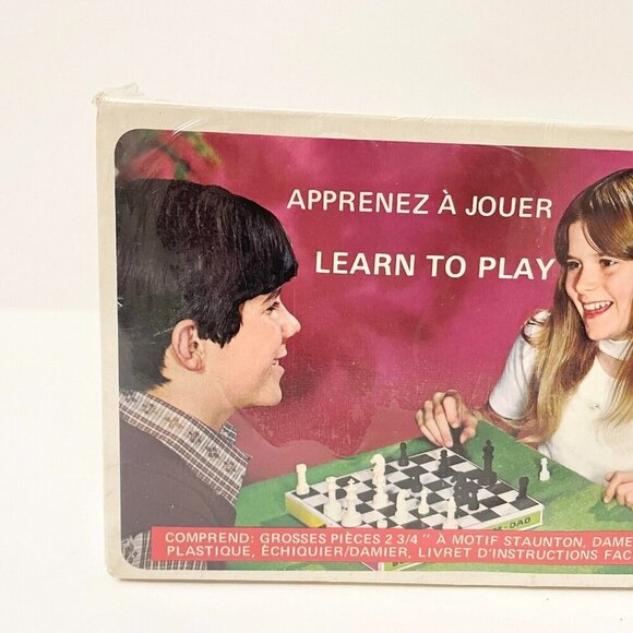 Vintage ARRCO Gallant Knight Chess Checkers Learn To Play Set - Picture 9 of 16
